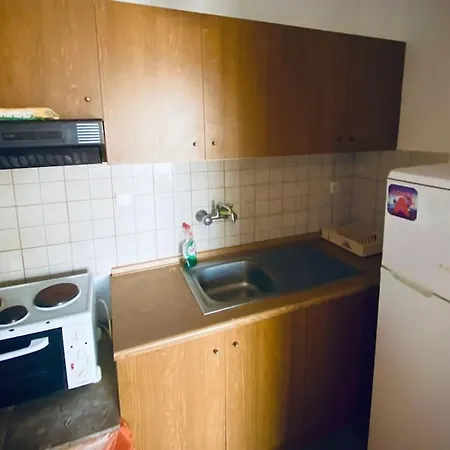 Apartment One Bedroom Full Apartment. *